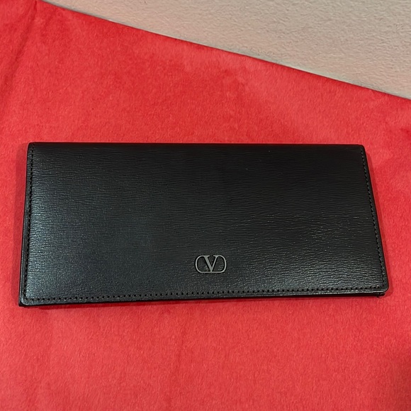 Sold❌Authentic Valentino Garavani Long Leather Wallet🖤UNISEX - Picture 3 of 17